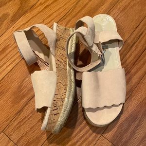 Marc Fisher Size 6 Wedges